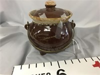 Hull bail handle cookie jar or bean pot