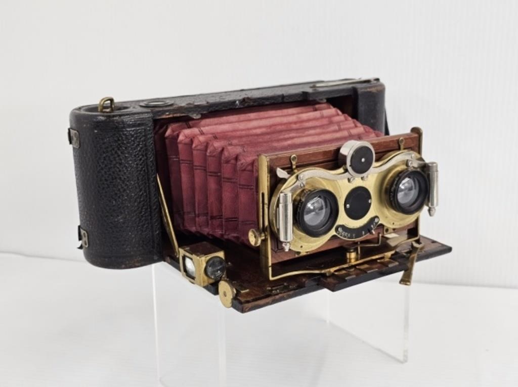 EARLY SMALL FORMAT ROLL FILM FOLDING CAMERA