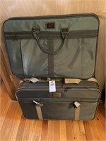 Luggage; Samsonite Suitcase