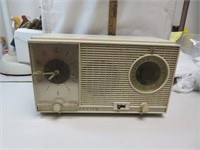 Vintage Zennith AM/FM Tube Clock Radio (Works)