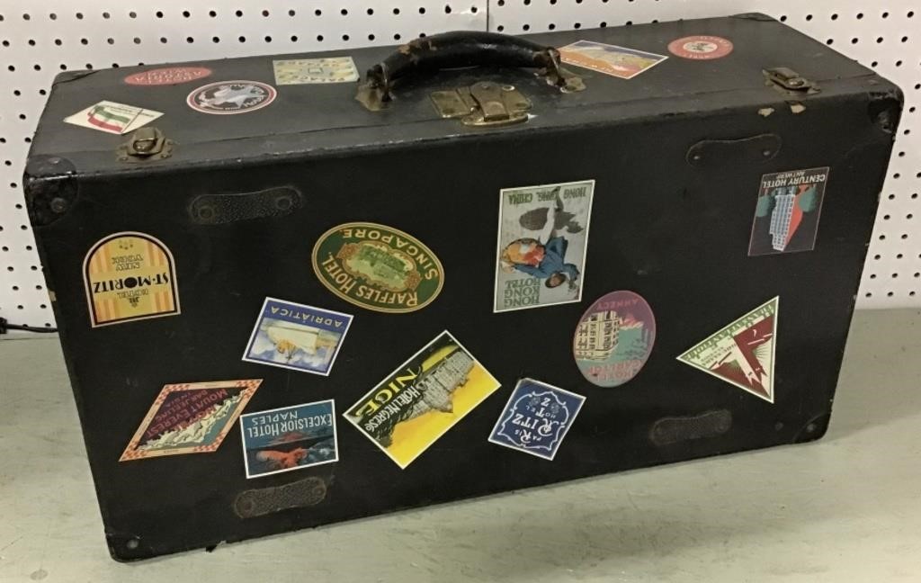 Vtg. travel case 26"x14"x9"