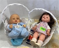 2 white baskets, Kehagias doll & Cititoy doll