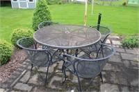 METAL/IRON PATIO SET