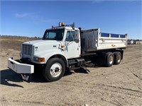 1999 IHC 4900 Sand / Plow Truck