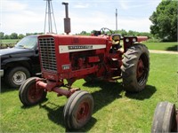 IH Farmall 656 Tractor