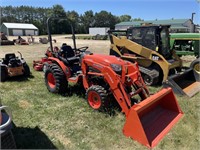 Kubota B2650 Tractor w/LA534 loader