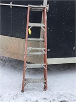 6' Fiberglass Ladder