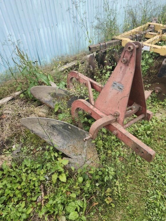 Deere horn 2btm plow