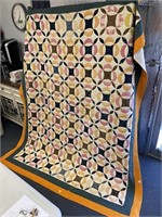 PENNSYLVANIA DUTCH STYLE PATTERN QUILT