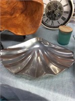 Metal shell dish