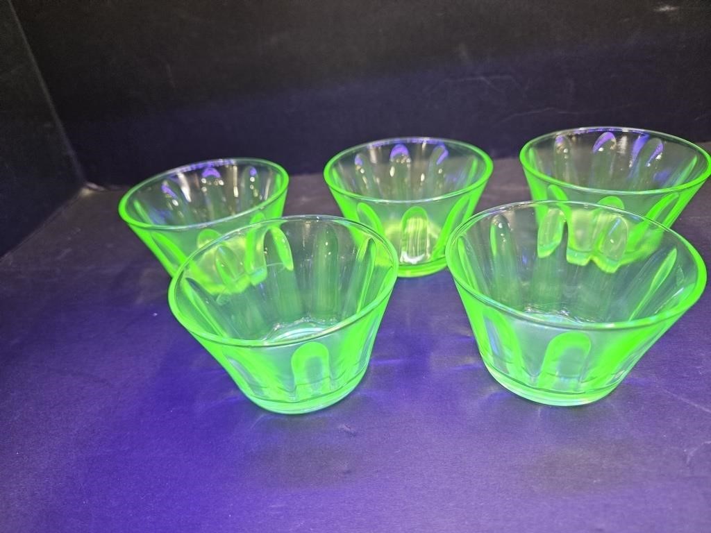 3" Wide Uranium Glass Fruit Cups