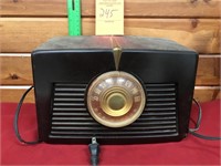 vintage RCA victor radio