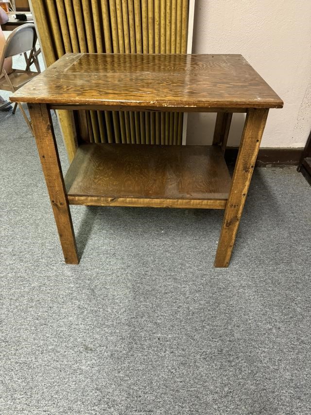 Vintage Wooden Table w/Shelf 31L x 24w x 31T