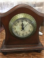 7” battery operated Winchester desk clock