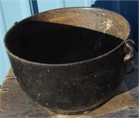 Cast Iron Pot - 10"