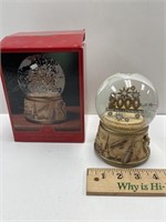 2000 MILLENNIUM MUSICAL SNOW GLOBE NEW IN BOX