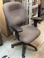 OFFICE CHAIR