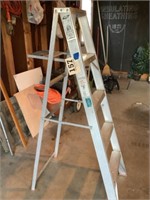 5 foot folding aluminum ladder