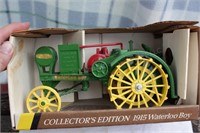 Ert; John Deere 1915 Model "R" Waterloo Boy Toy Tr