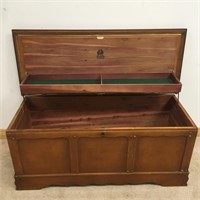LANE CEDAR CHEST- CLEAN WITH INSERTS