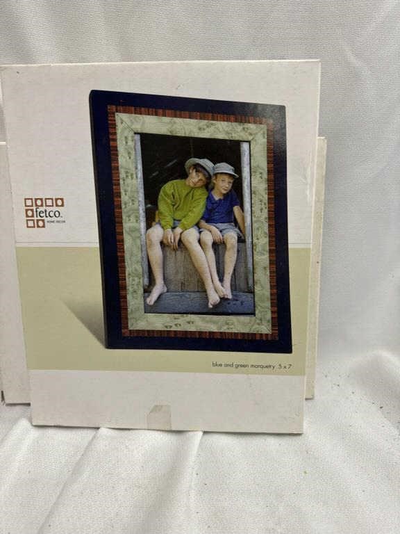 Three 5 x 7 blue and green market picture frames