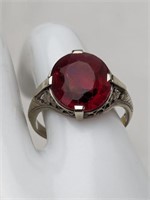 14KT GOLD RING W RED STONE