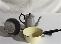 Vintage Enamel pot, water dipper