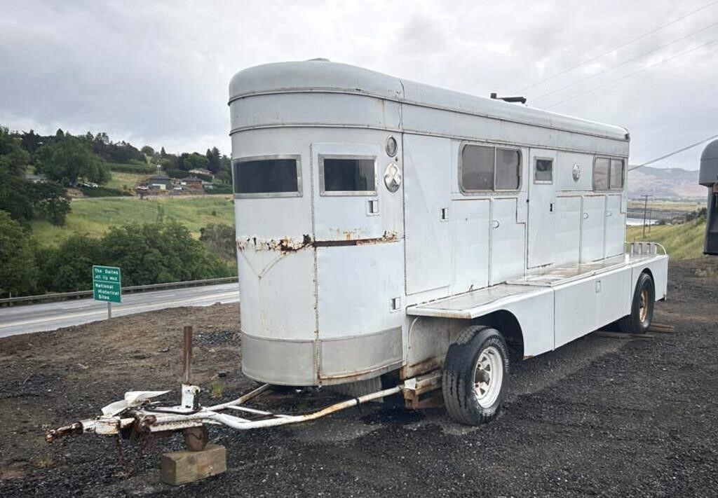 1976 Miley Two Horse Inline Trailer