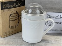 THE PAMPERED CHEF FLOUR SUGAR SHAKER IN BOX