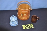 Trinity Springs "Frog in the Mug", wooden bucket,