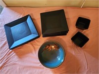 Plate square plates, 4 big ones, 8 medium size, 2