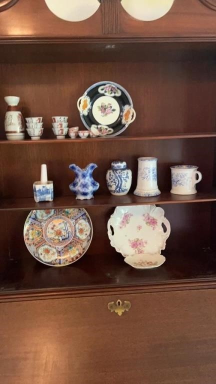 Decorative plates, saki, set mortar and pestle