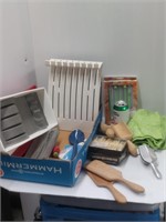 Kitchen lot wooden scoops aluminum scoops Ivory