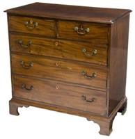 GEORGIAN MAHOGANY CHEST OF DRAWERS