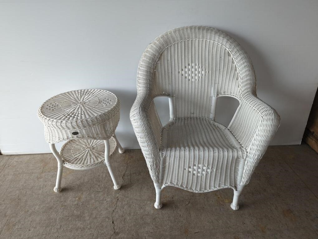 HAMPTON BAY WHITE PLASTIC WICKER CHAIR & TABLE