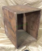 Antique dove tail shipping box - missing hinged