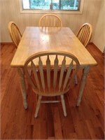Dining Table & 4 Chairs 60x36"