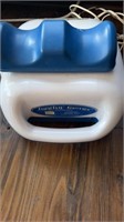 Jiggling George foot massager