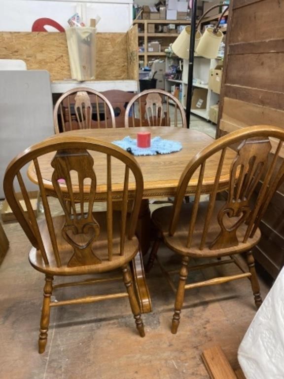 OAK WOOD KITCHEN TABLE WITH FOUR CHAIRS