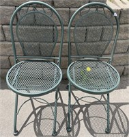 TWO NEAT VINTAGE METAL FOLDING PATIO CHAIRS