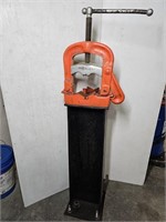 Large RIDGID Pipe Vice & Stand