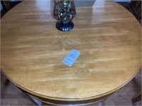 Round fine dining table approx 45in diameter with
