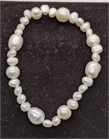 White / Cream Bead Stretchable Bracelet