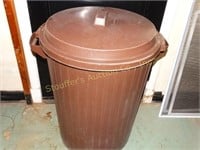 Rubbermaid garbage can 29"t