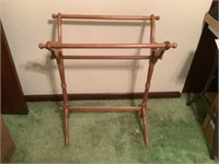wood quilt rack