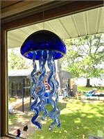 Glass jellyfish 12" w/ small sea creatures