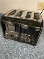 Hamilton Beach Toaster. 4 slot toaster
