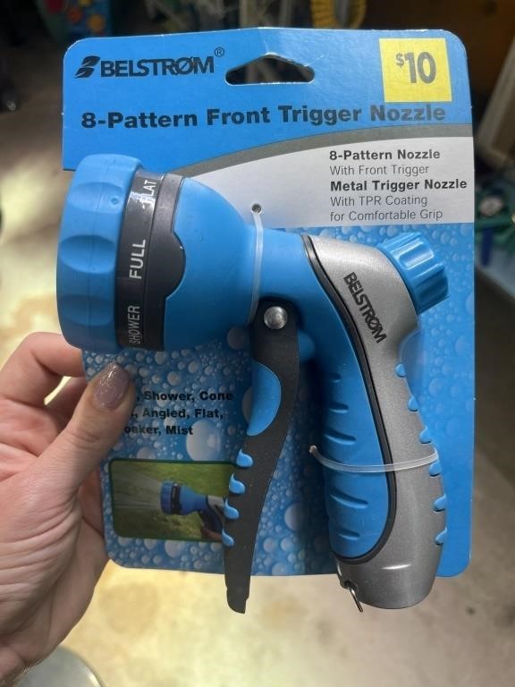 Eight pattern front trigger nozzle