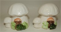 Retro White Mushrooms with Frogs
