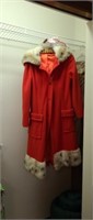 Vintage women's wool Trench coat with faux fur